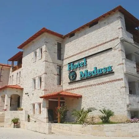 Medousa 3*
